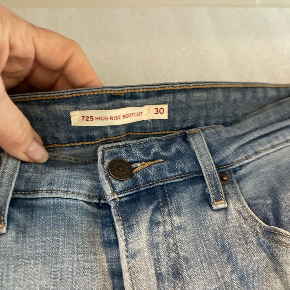 Levi Strauss and Company women’s jeans 725 high-rise boot cut size 30 X 30